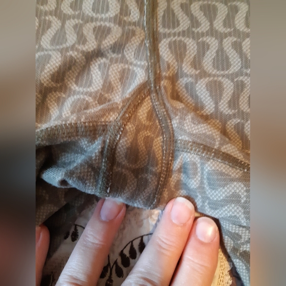 Lulu🍋 size6Bermuda shorts, excellent condition - Picture 2 of 9